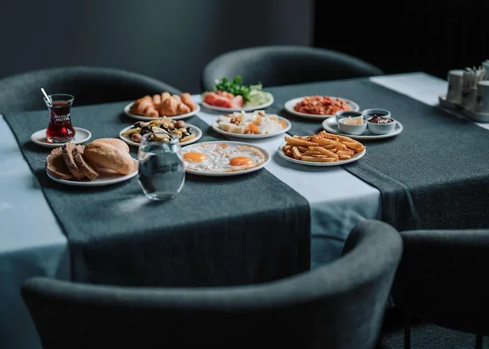 Marlen Ντενιζλί